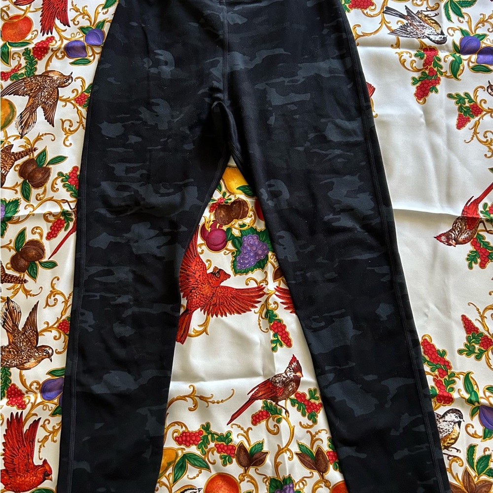 Alphalete Dark Camouflage Leggings